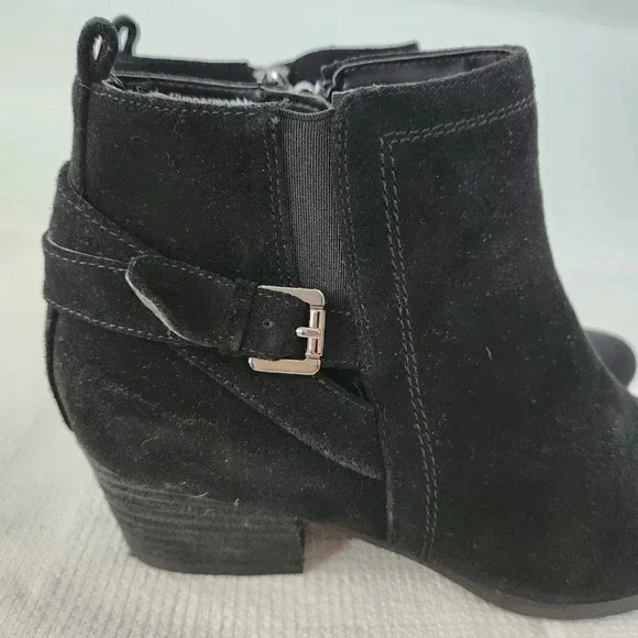 Blondo Idra Like New Black Suede Bootie Waterproof Ankle Buckle Size 8.5 Zipper - Picture 5 of 10